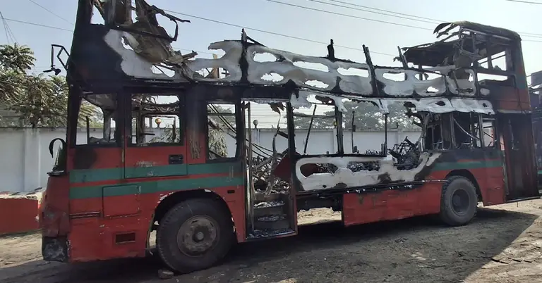 আগুনে পুড়ে যাওয়া বিআরটিসির বাস